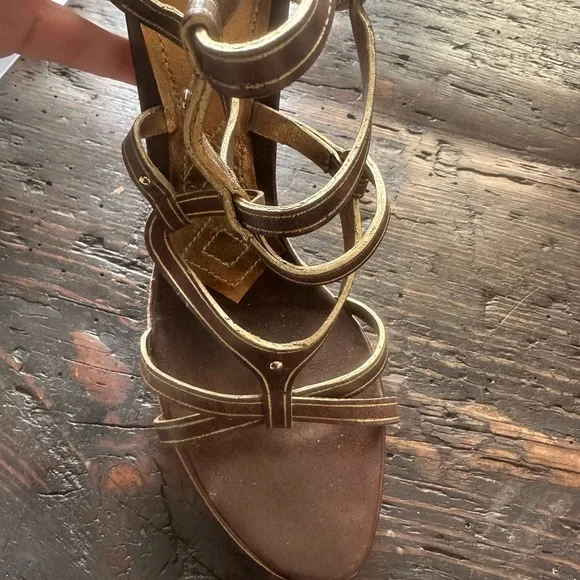 Alberta Ferretti Brown and Gold Strappy Heels - Picture 2 of 7